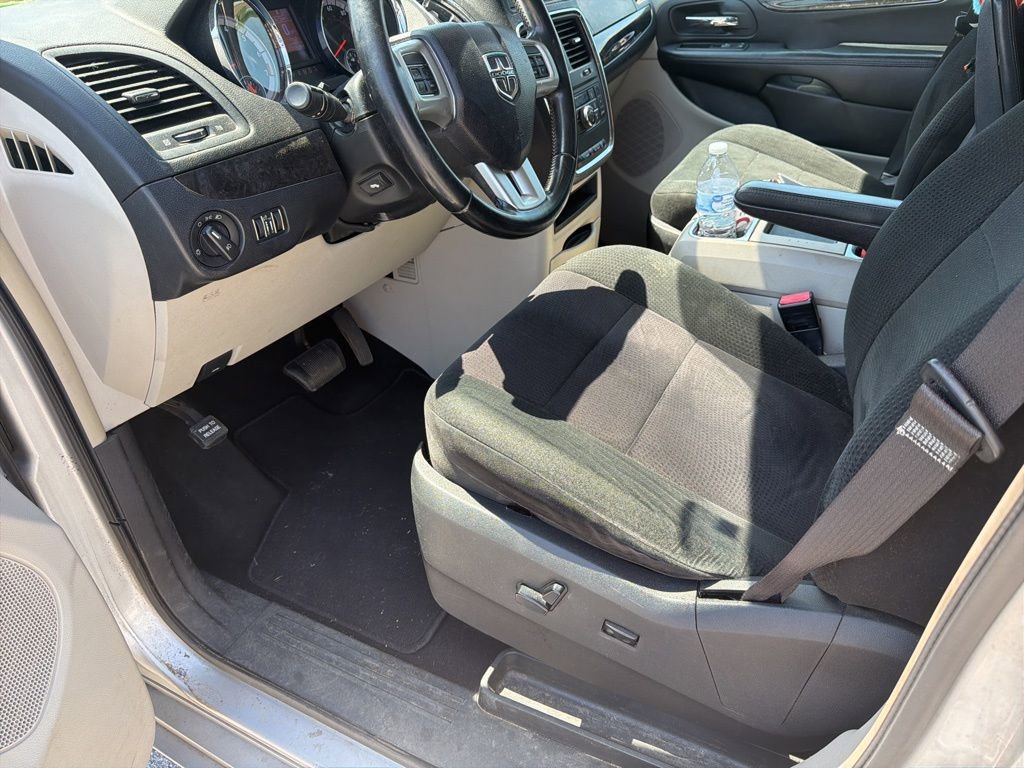 Used 2012 Dodge Grand Caravan Crew FWD image 11