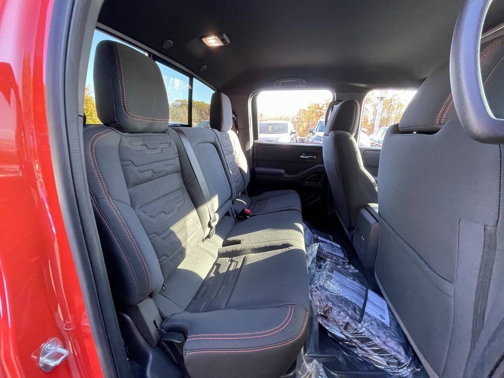 Certified 2025 Nissan Frontier PRO-4X image 22