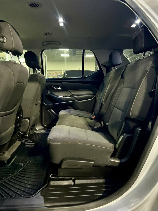 Used 2019 Chevrolet Traverse LS w/ LPO, Blackout Package AWD/4WD image 15