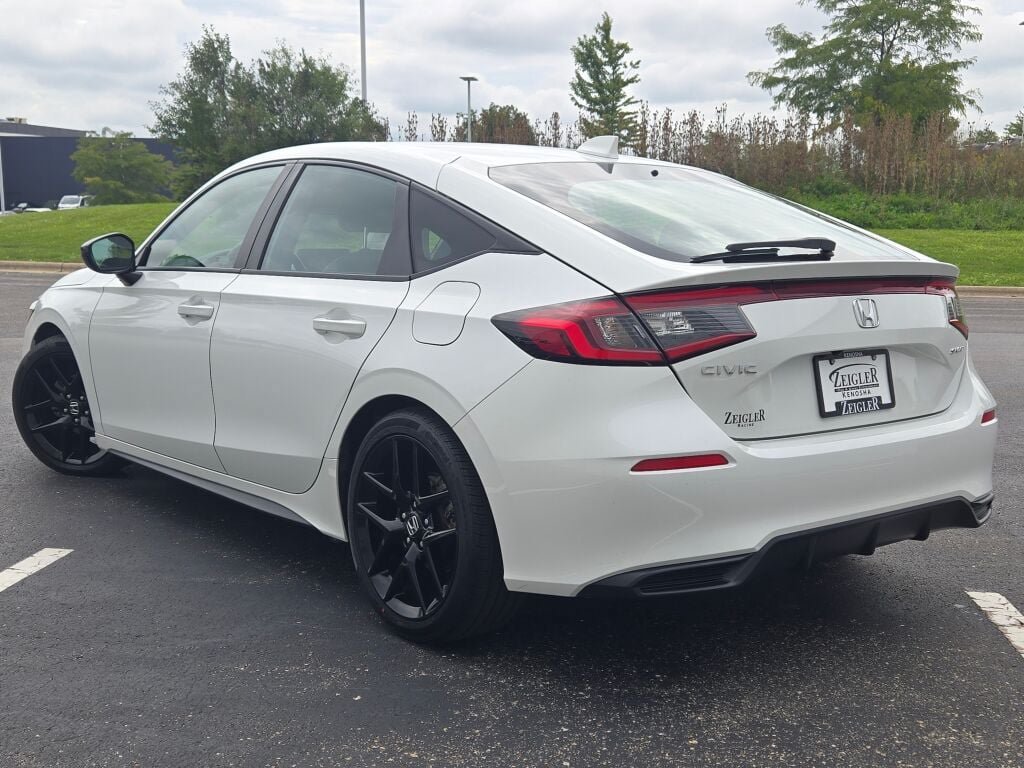 Used 2023 Honda Civic Sport image 12