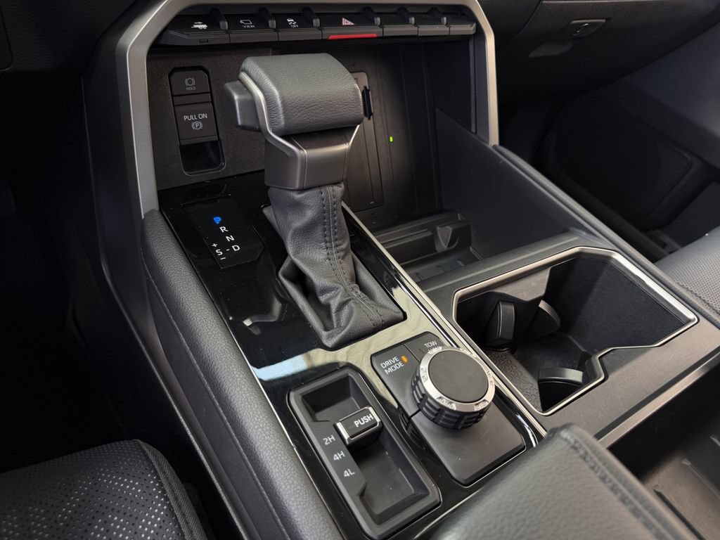 Used 2024 Toyota Tundra Limited AWD/4WD image 20