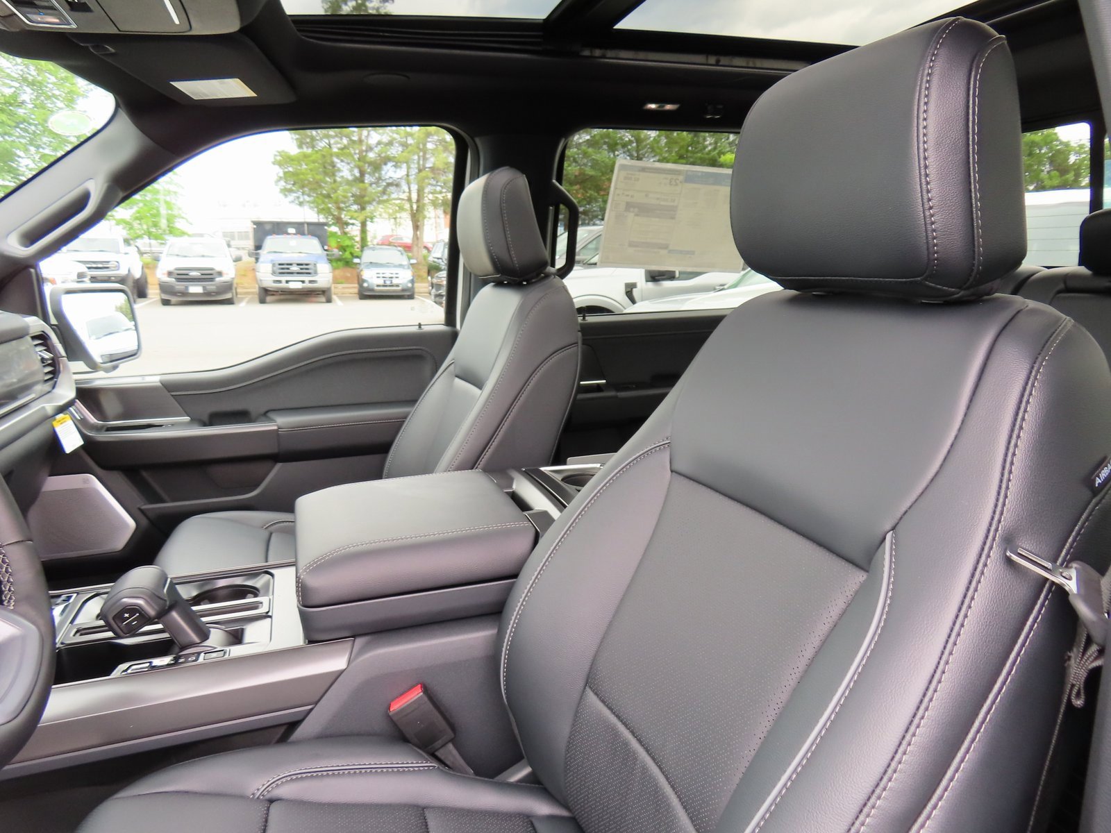 New 2025 Ford F150 Lariat w/ Equipment Group 502A High image 19