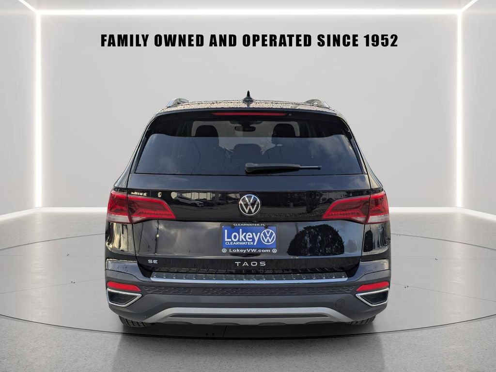 Certified 2023 Volkswagen Taos SE FWD image 5