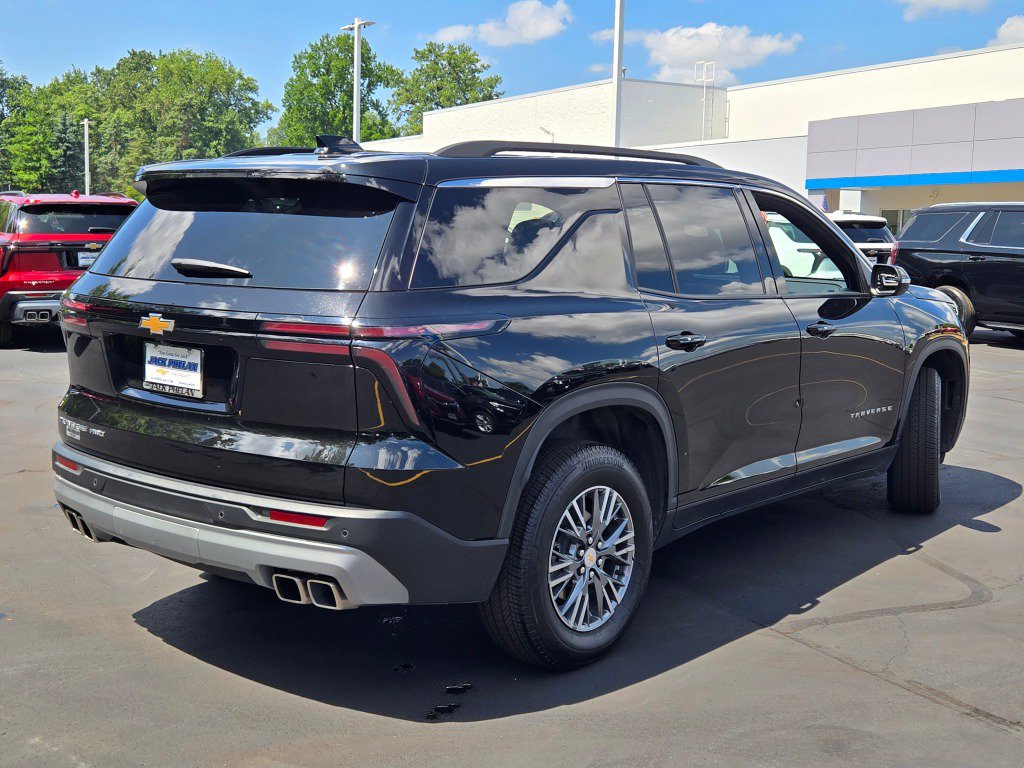 Used 2026 Chevrolet Traverse LT AWD/4WD image 13