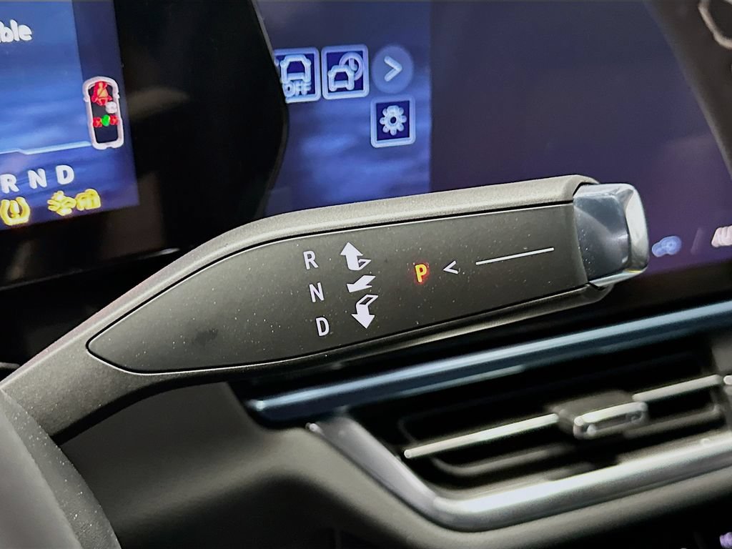 New 2026 Chevrolet Equinox EV LT FWD image 18