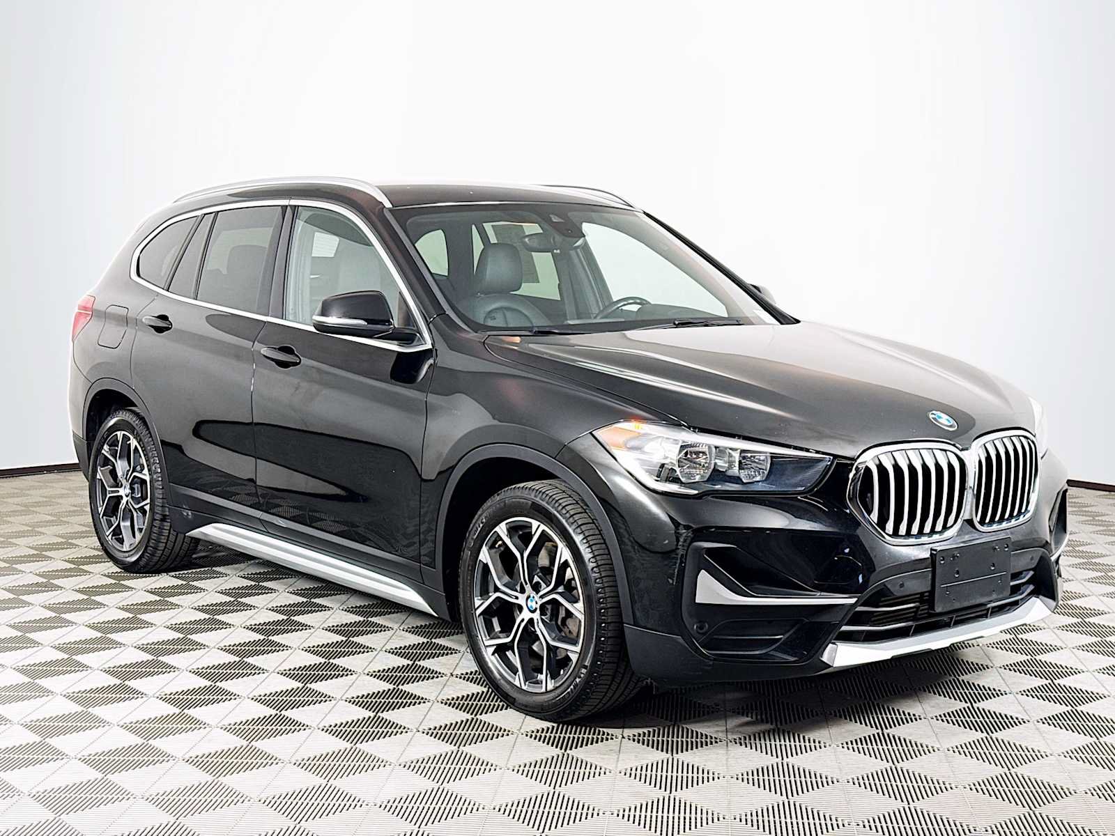 Used 2020 BMW X1 xDrive28i AWD/4WD image 3