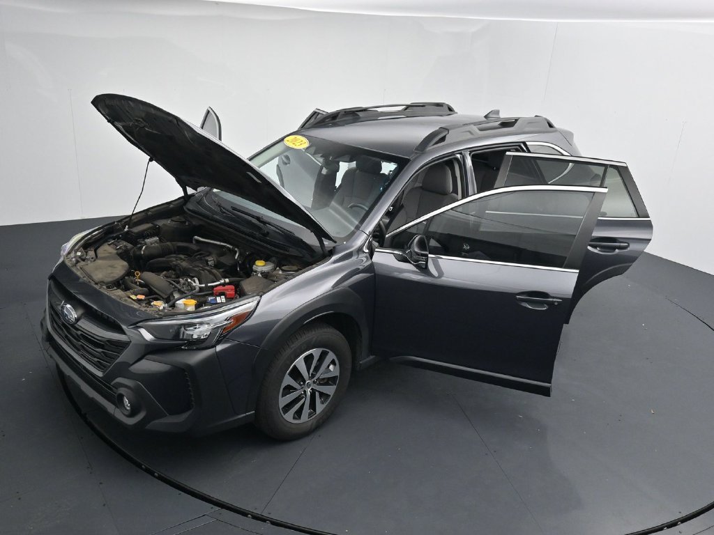 Used 2023 Subaru Outback Premium AWD/4WD image 40