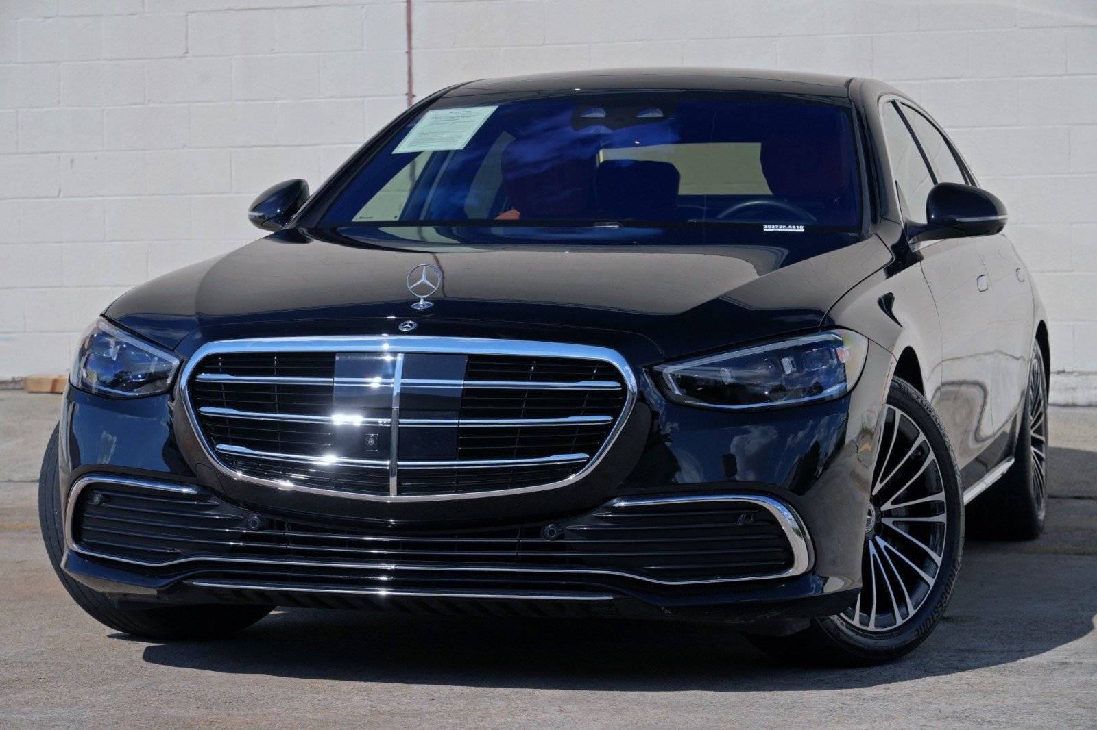 Used 2024 Mercedes-Benz S 580e 4MATIC Sedan image 3