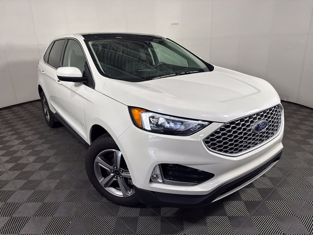 Used 2024 Ford Edge SEL w/ Convenience Package AWD/4WD image 2