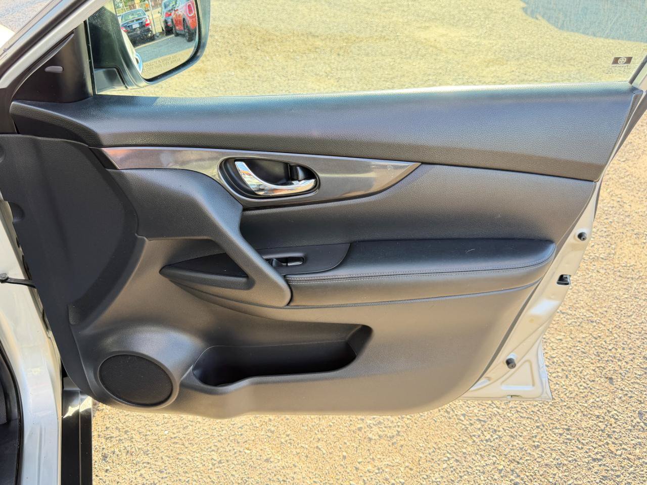 Used 2018 Nissan Rogue SV AWD/4WD image 46