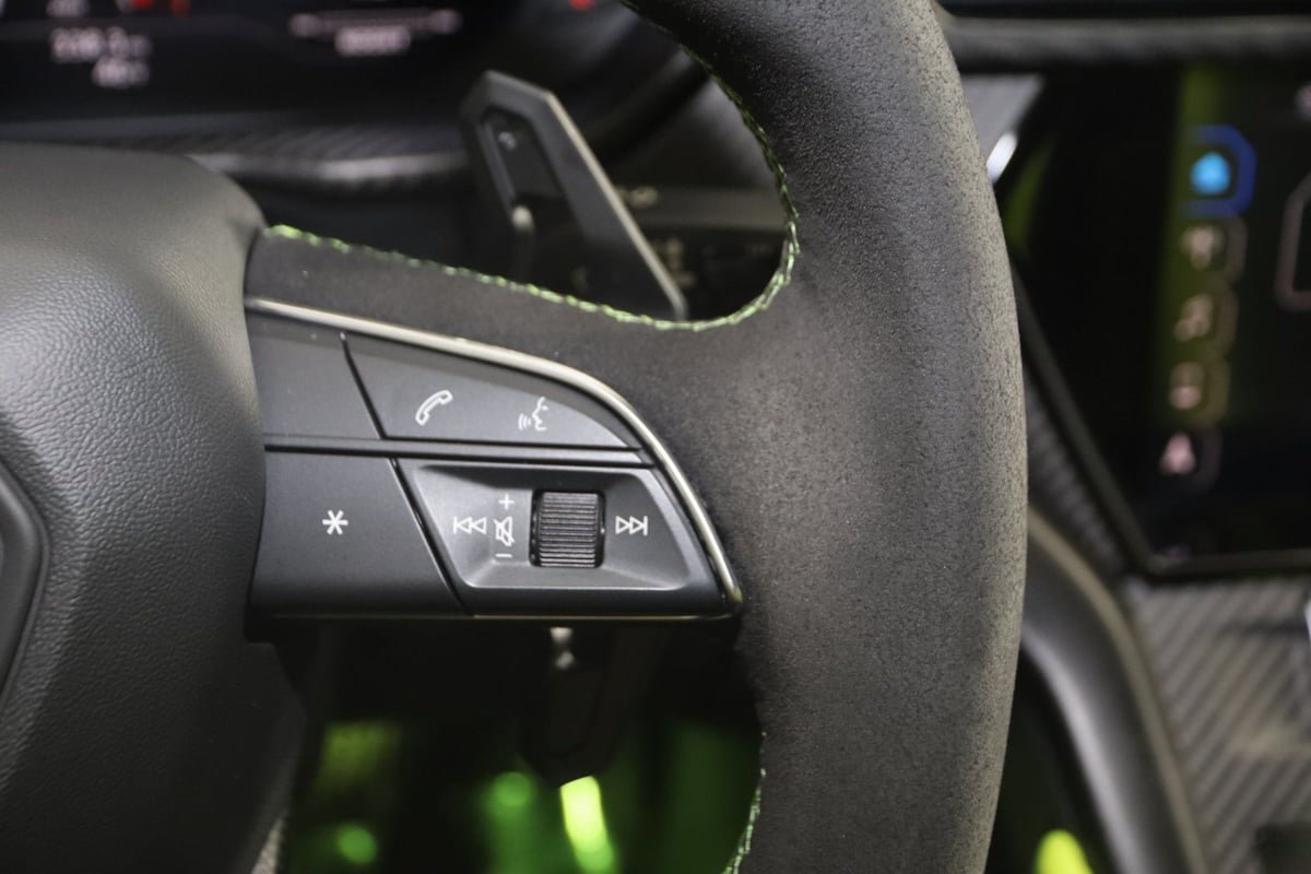 Used 2022 Lamborghini Urus AWD/4WD image 64