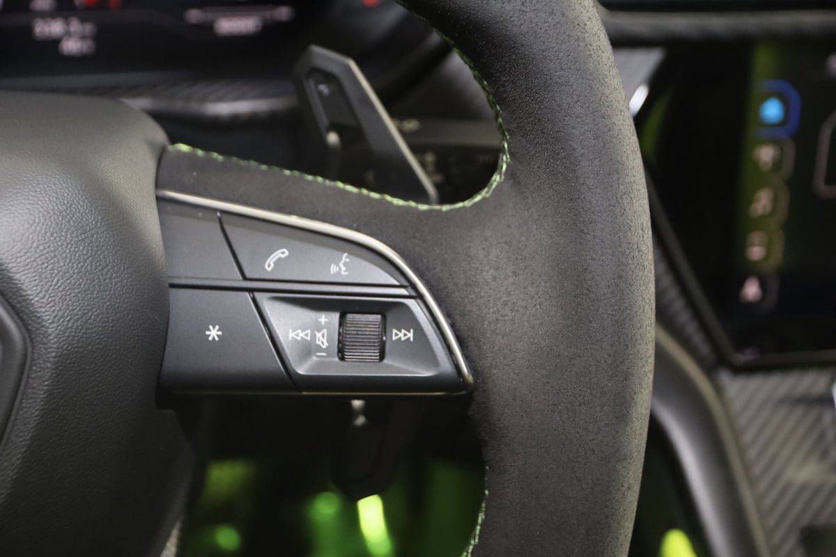Used 2022 Lamborghini Urus AWD/4WD image 64