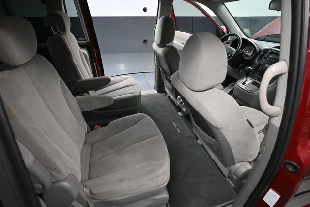 Used 2008 Hyundai Entourage GLS FWD image 36