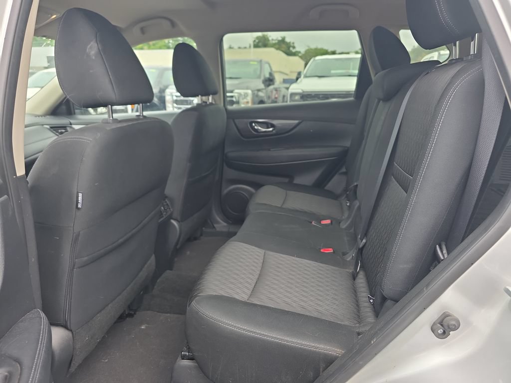 Used 2018 Nissan Rogue SV AWD/4WD image 17
