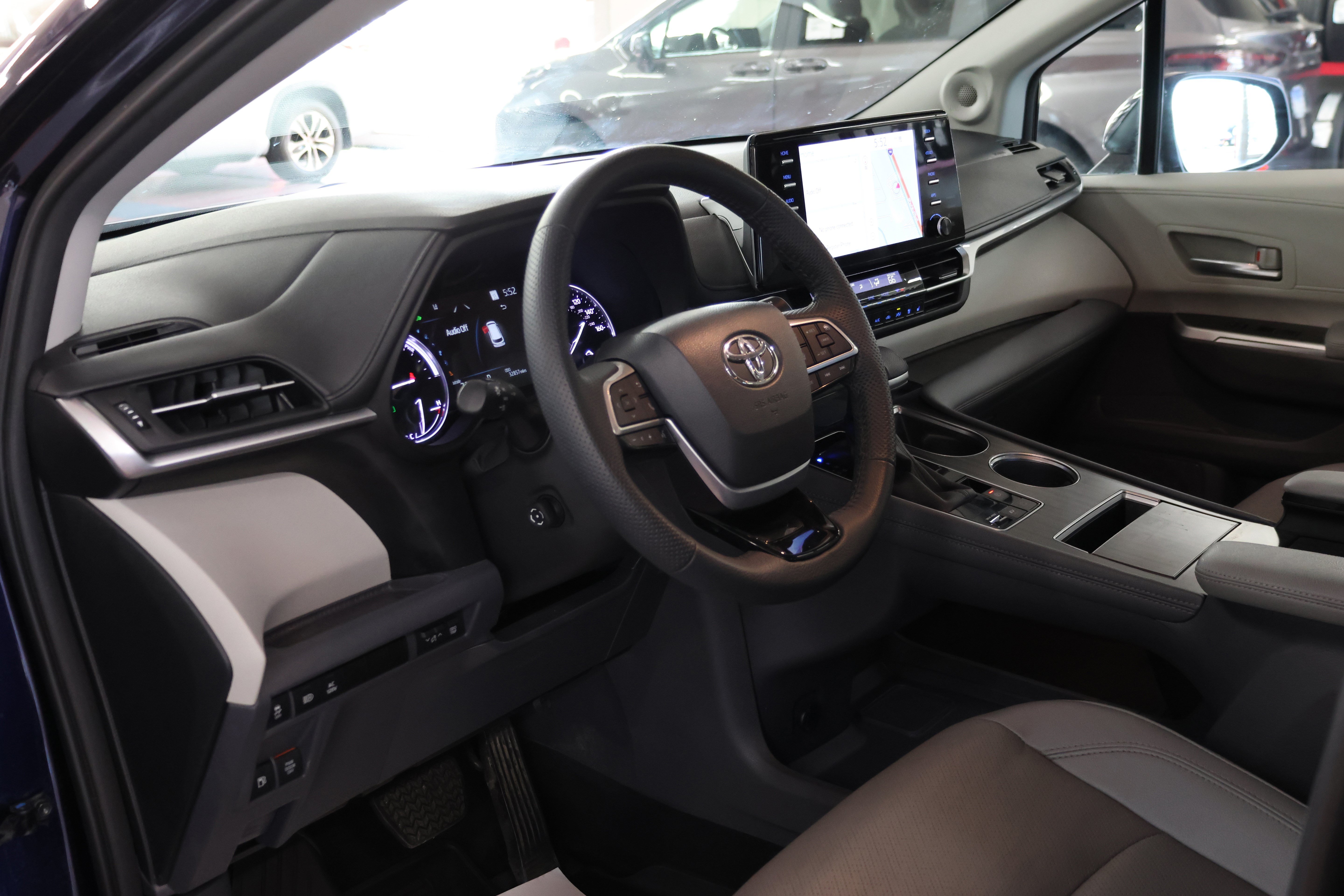 Certified 2023 Toyota Sienna Limited AWD/4WD image 35