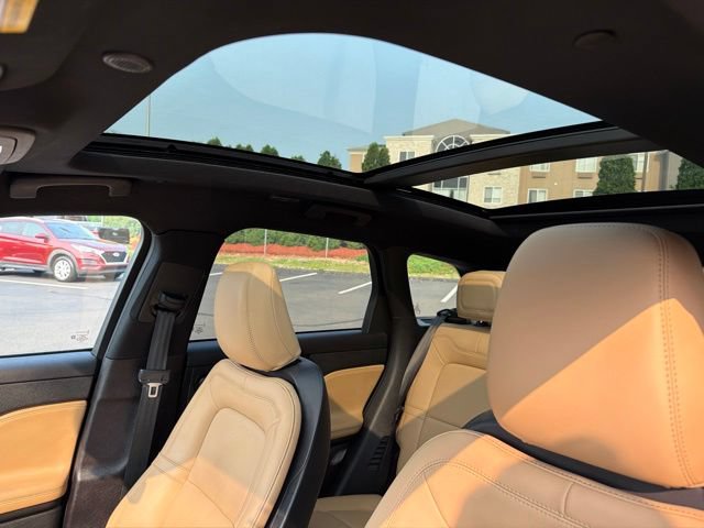 Used 2022 Lincoln Corsair Reserve w/ Equipment Group 201A AWD/4WD image 15