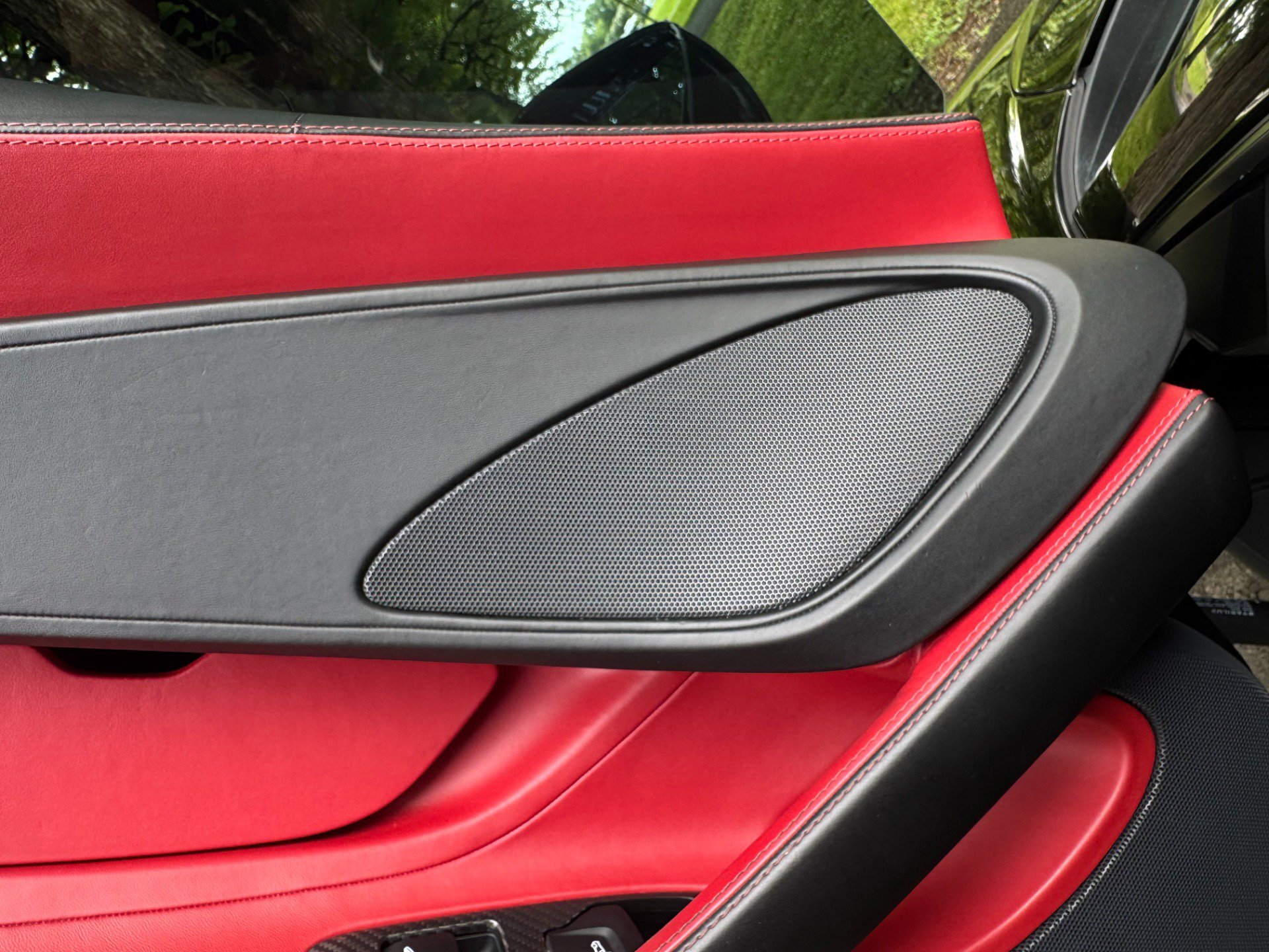 Used 2017 McLaren 570S Coupe RWD image 37