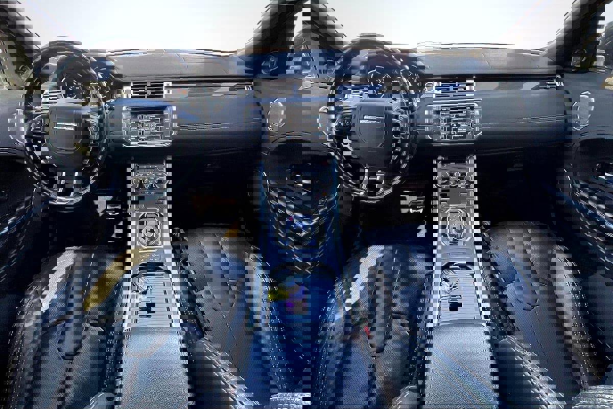 Used 2014 Land Rover Range Rover Evoque Dynamic image 16