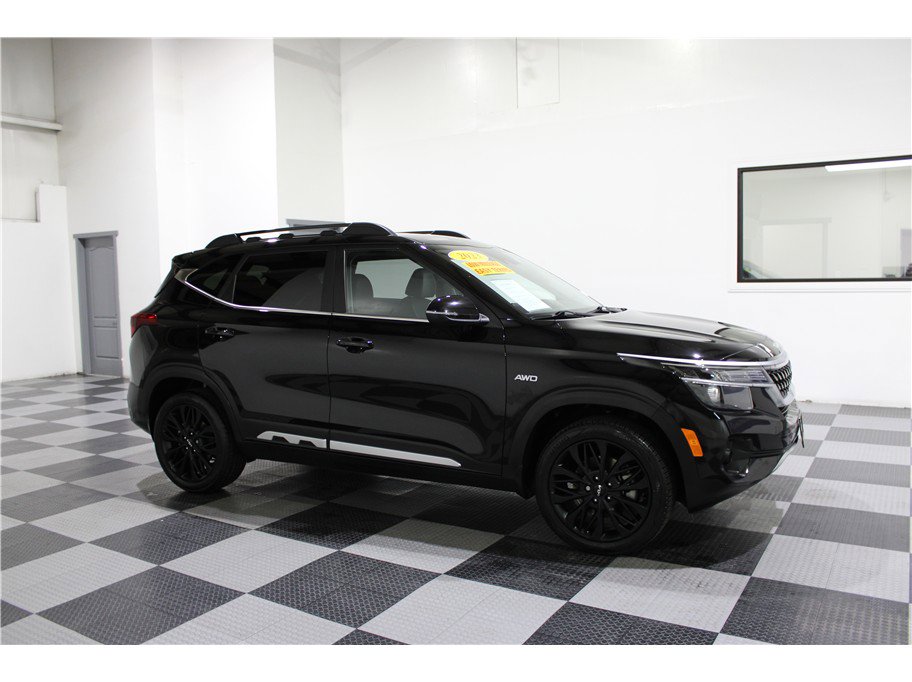 Used 2023 Kia Seltos Nightfall Edition image 1