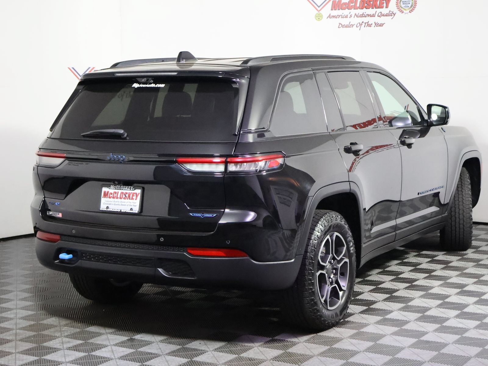 Used 2024 Jeep Grand Cherokee Trailhawk w/ Advanced Protech Group II AWD/4WD image 5