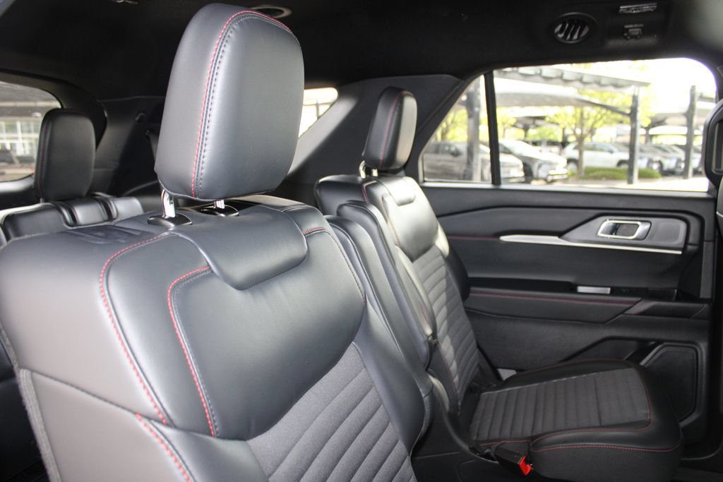 Used 2025 Ford Explorer ST-Line AWD/4WD image 50