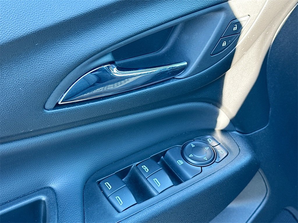 Used 2024 Chevrolet Equinox LT image 17