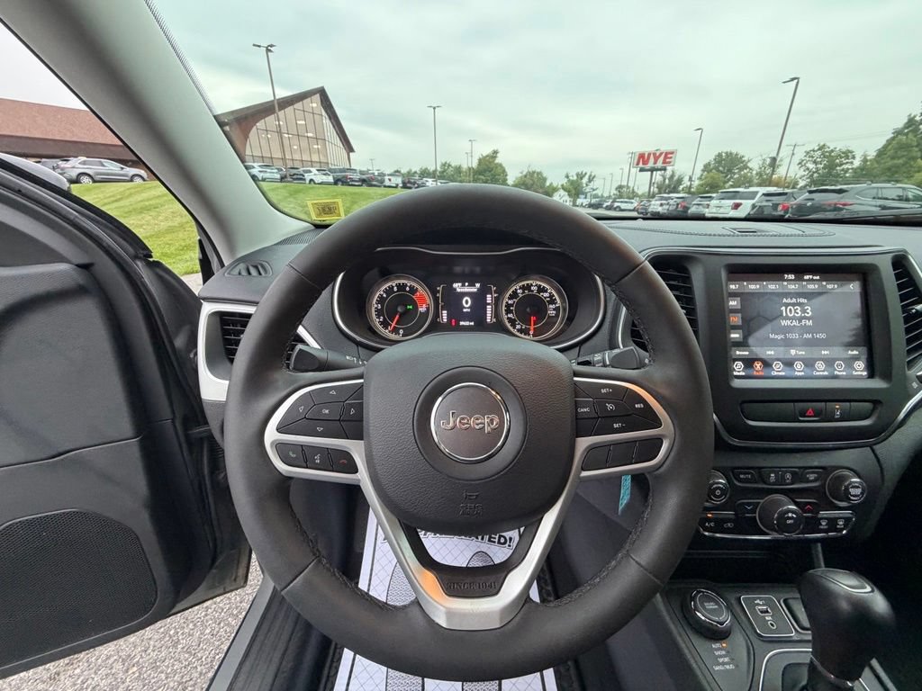 Used 2022 Jeep Cherokee Latitude AWD/4WD image 28