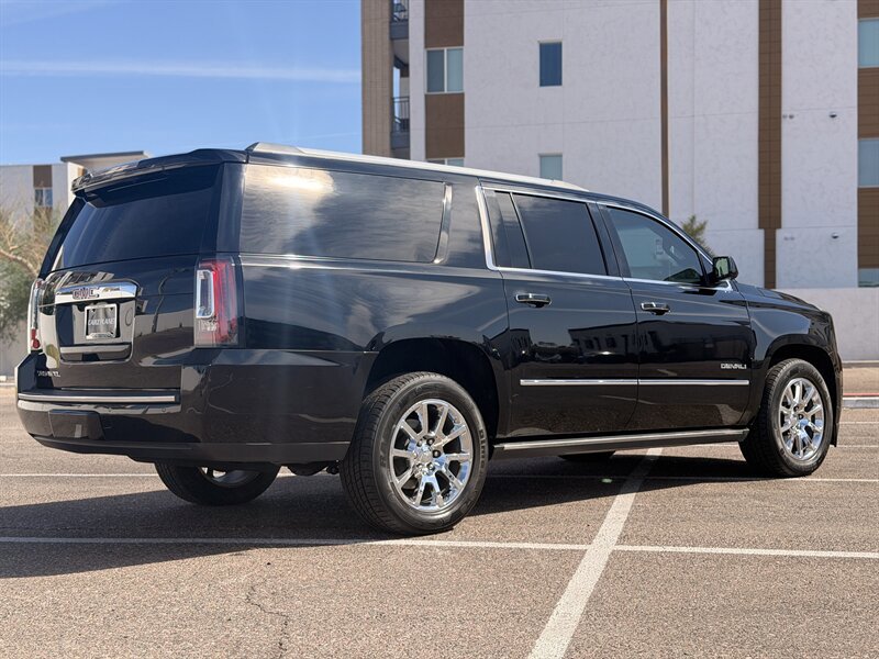 Used 2015 GMC Yukon XL Denali w/ Touring Package AWD/4WD image 3