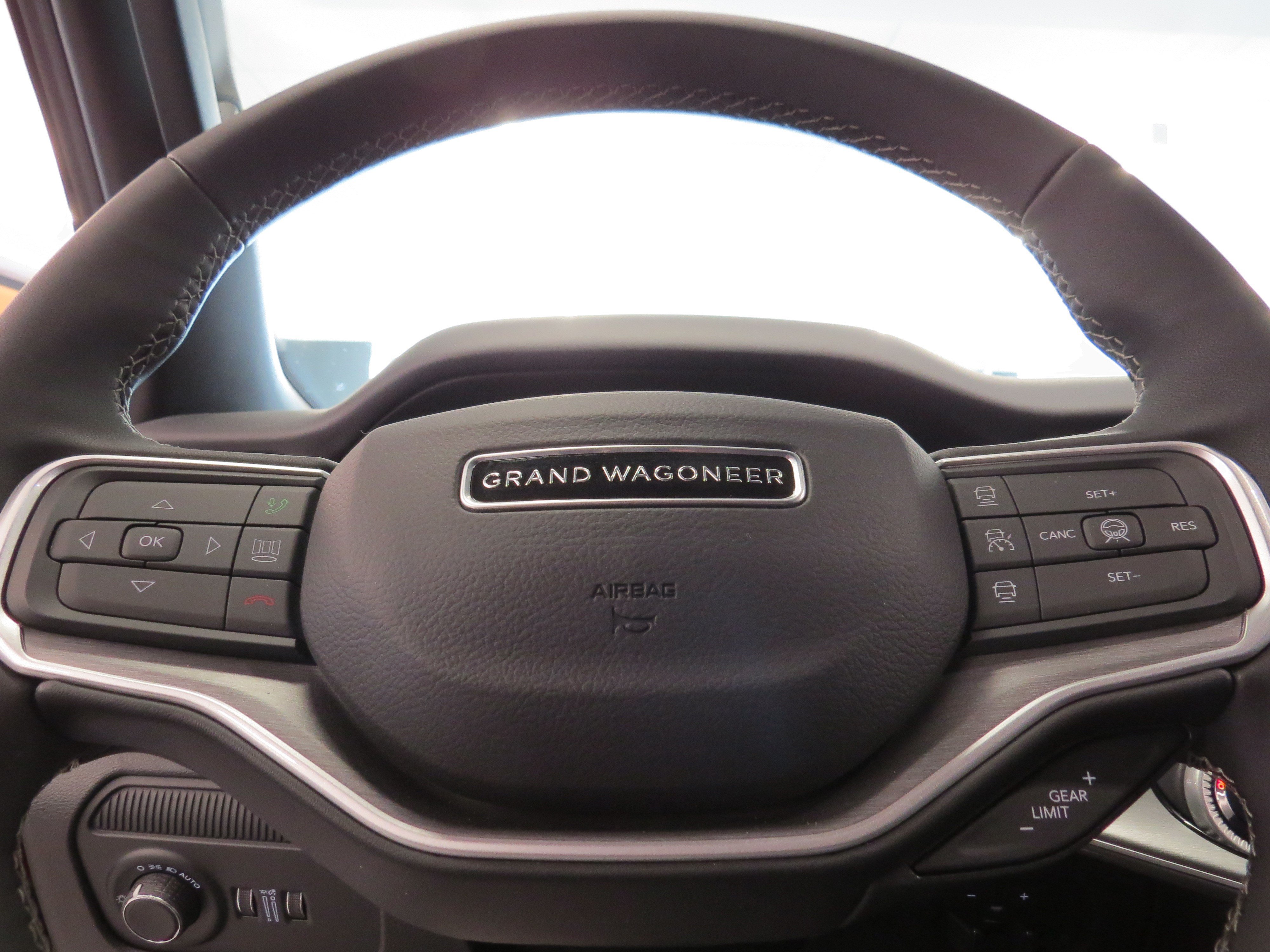 New 2026 Jeep Grand Wagoneer Limited AWD/4WD image 20