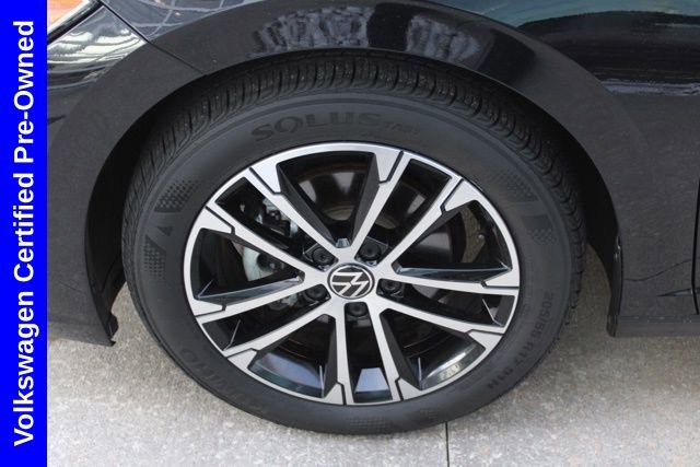 Used 2024 Volkswagen Jetta Sport image 10