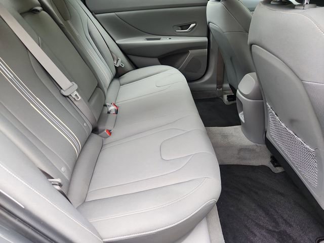 Used 2025 Hyundai Elantra SEL FWD image 26