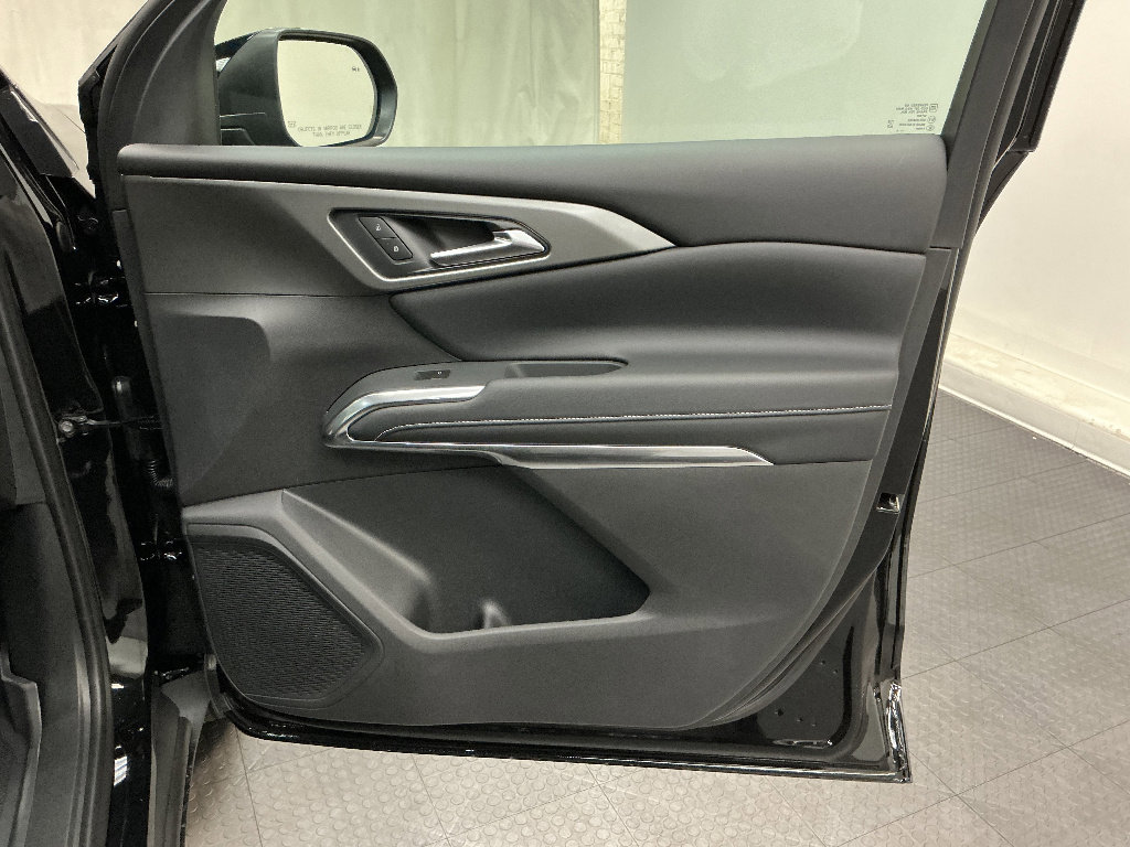 New 2026 Chevrolet Traverse LT w/ LPO, Floor Liner Package FWD image 36