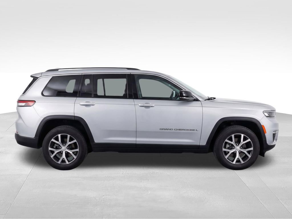 Used 2023 Jeep Grand Cherokee L Limited w/ Luxury Tech Group II RWD image 10