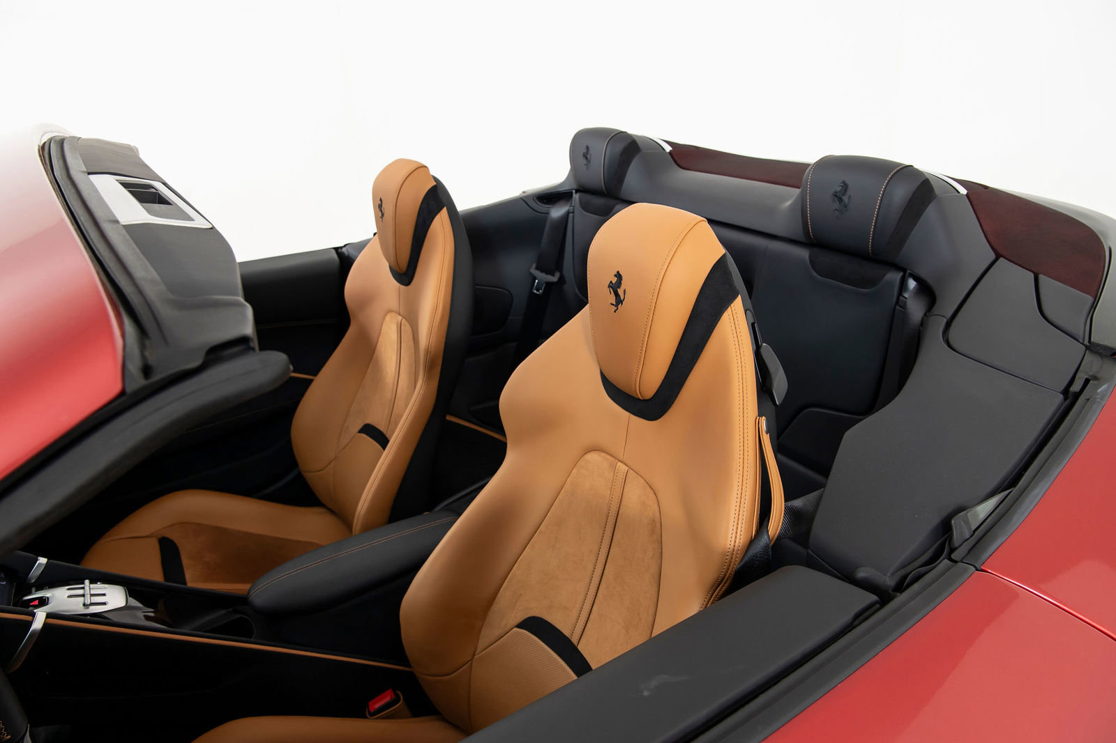 Certified 2025 Ferrari Roma Spider RWD image 43