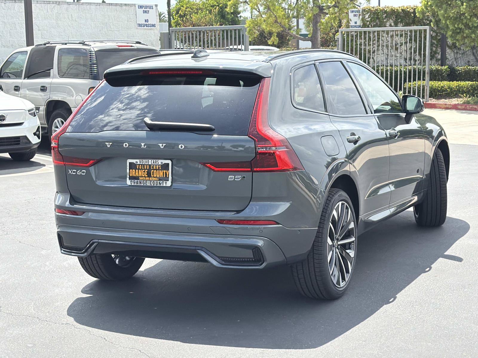 New 2027 Volvo XC60 B5 Ultra AWD/4WD image 6