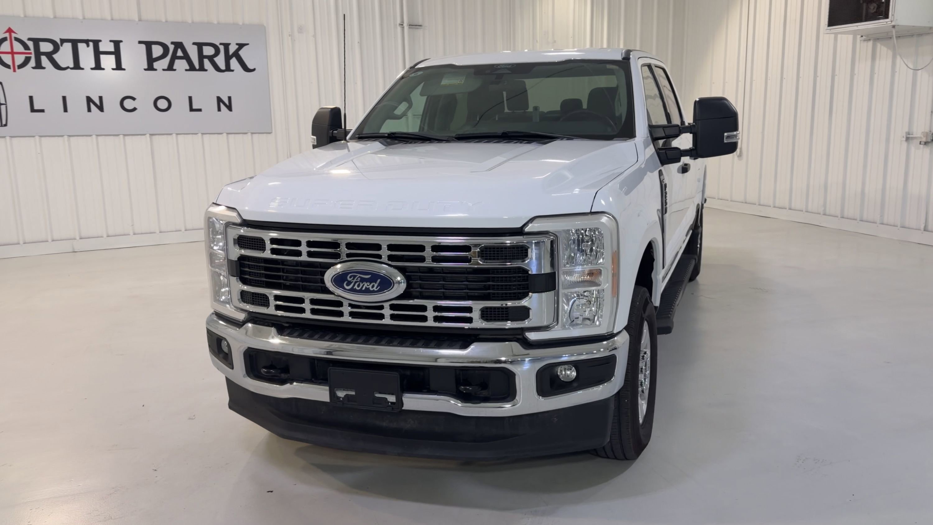 Used 2024 Ford F250 XLT w/ FX4 Off-Road Package image 4