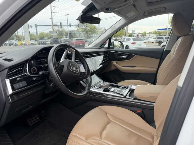 Used 2023 Audi Q7 3.0T Premium Plus w/ Premium Plus Package AWD/4WD image 6