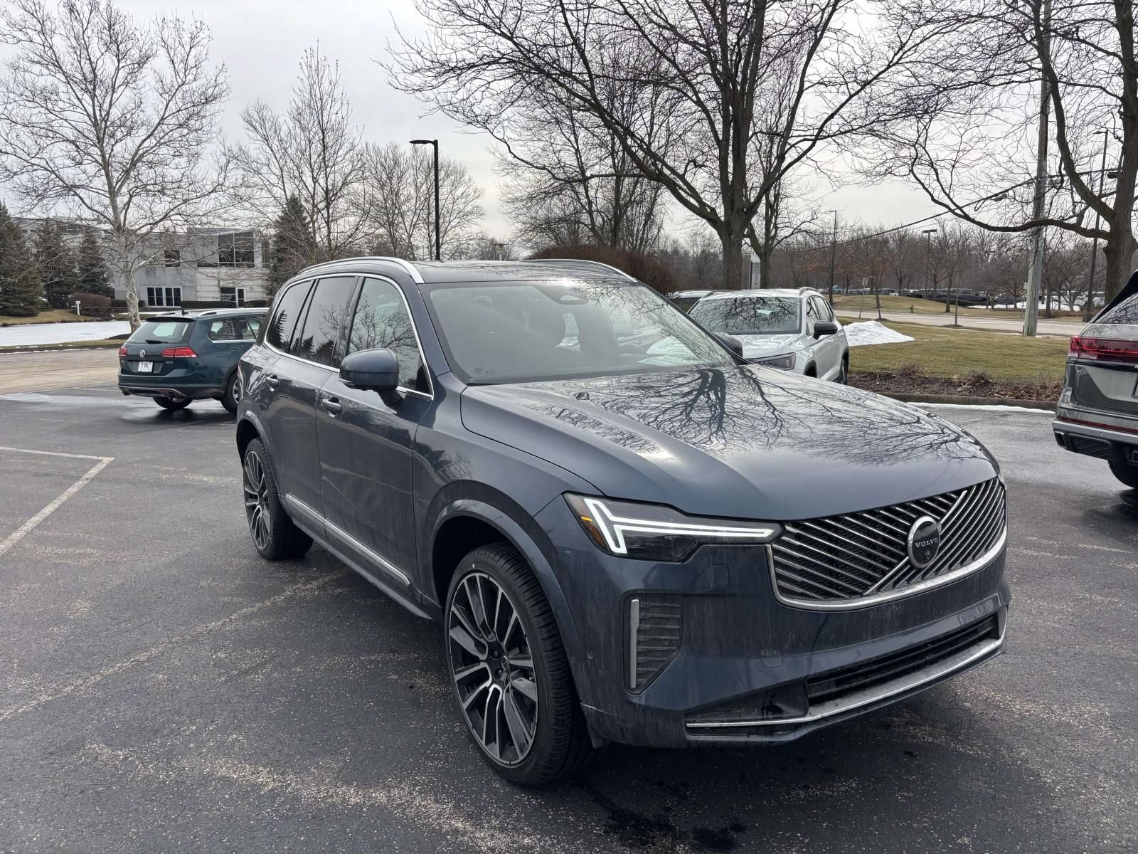 New 2026 Volvo XC90 B6 Plus w/ Protection Package Premier