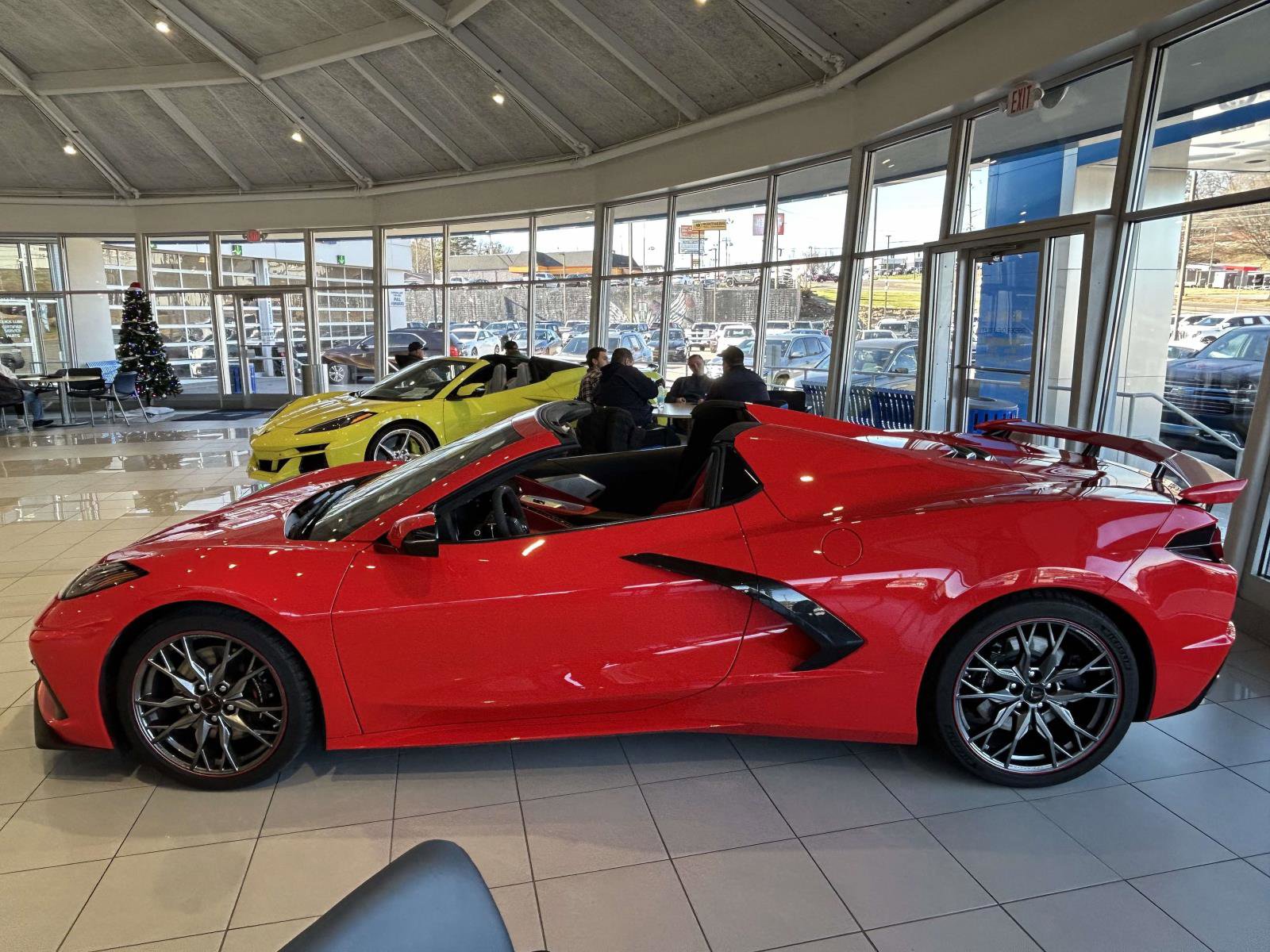 Used 2025 Chevrolet Corvette Stingray Premium Conv w/ Z51 Performance Package image 6