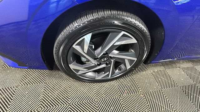 Certified 2025 Hyundai Elantra SEL FWD image 9