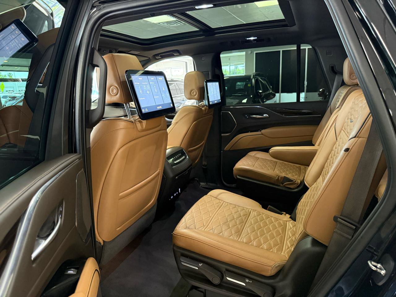 Used 2021 Cadillac Escalade Sport w/ Driver Assist Tech Package AWD/4WD image 10