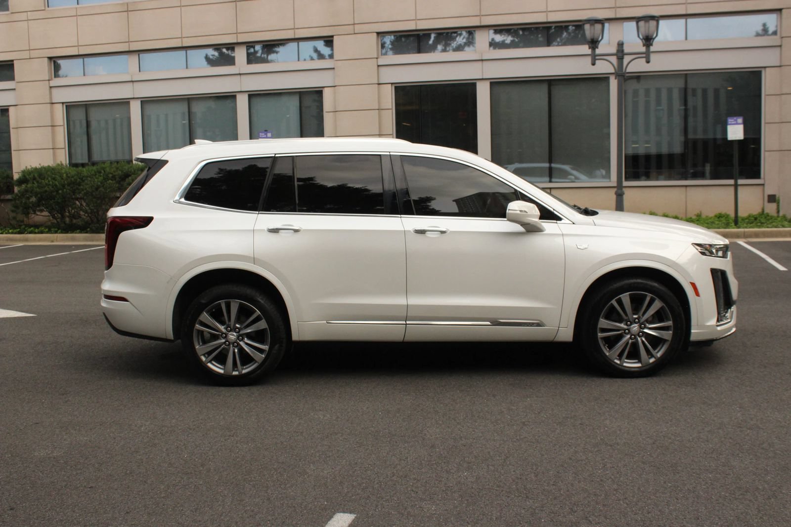 Used 2020 Cadillac XT6 Premium Luxury AWD/4WD image 6