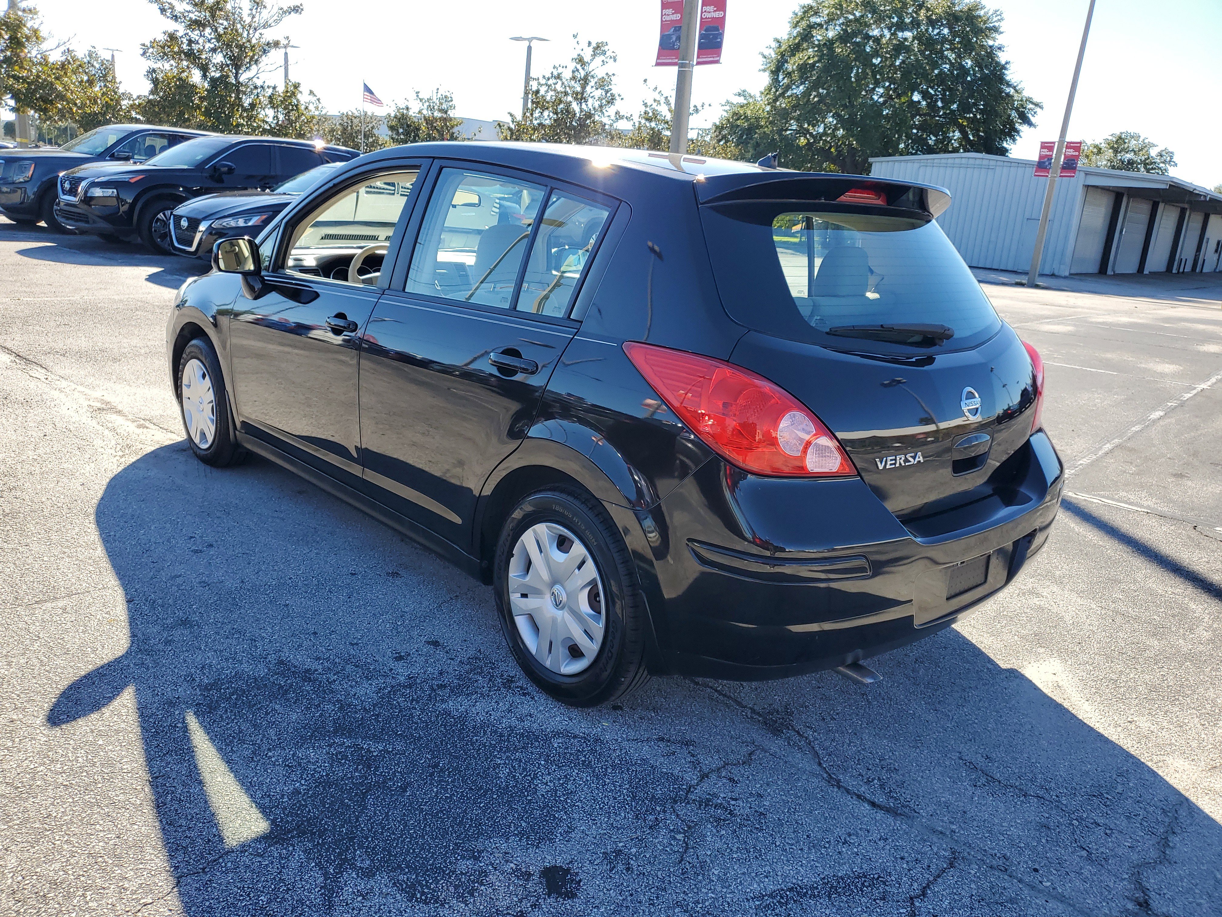 Used 2011 Nissan Versa 1.8 S w/ Plus Pkg image 7