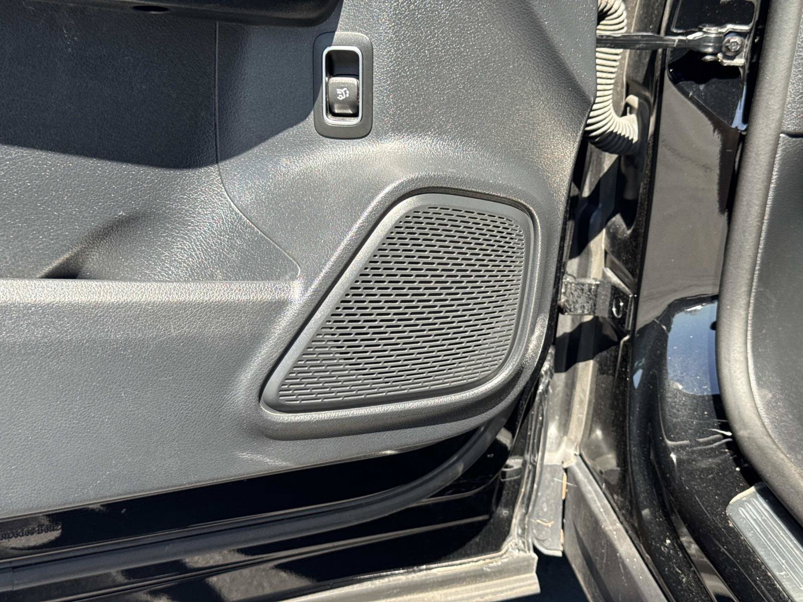 Used 2022 Mercedes-Benz GLB 250 image 22