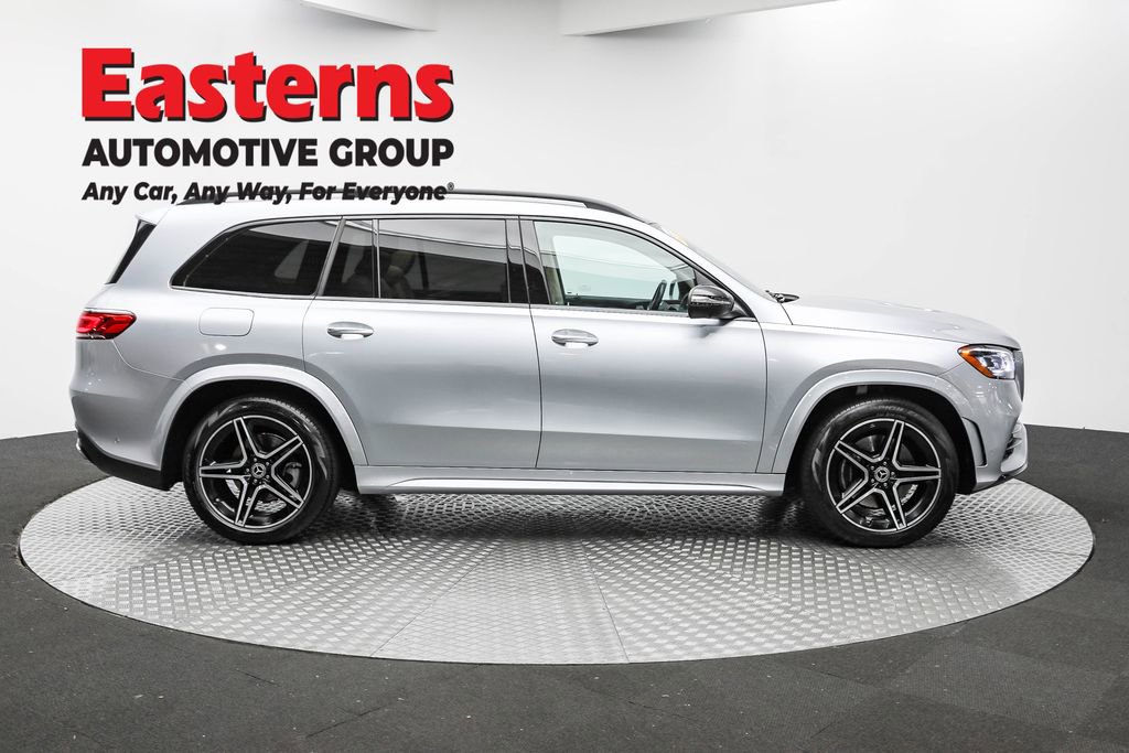 Used 2023 Mercedes-Benz GLS 450 4MATIC w/ AMG Line Exterior image 4