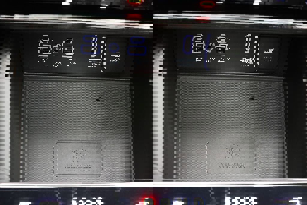 Used 2023 Jeep Grand Cherokee Overland w/ Luxury Tech Group IV image 26