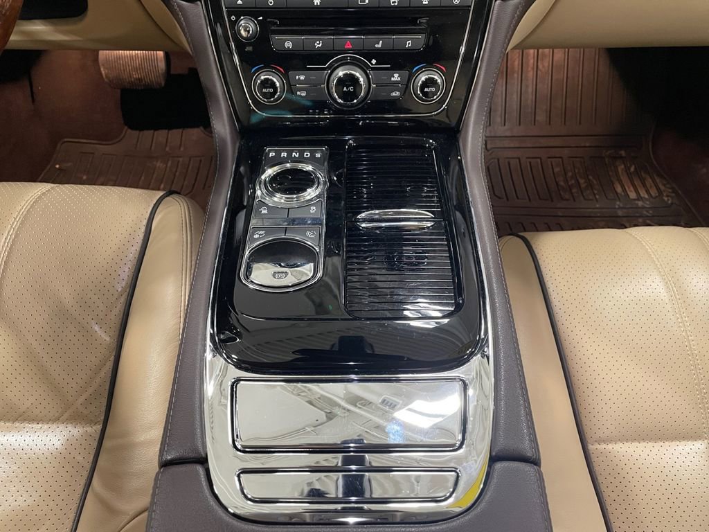 Used 2016 Jaguar XJ R-Sport AWD/4WD image 11