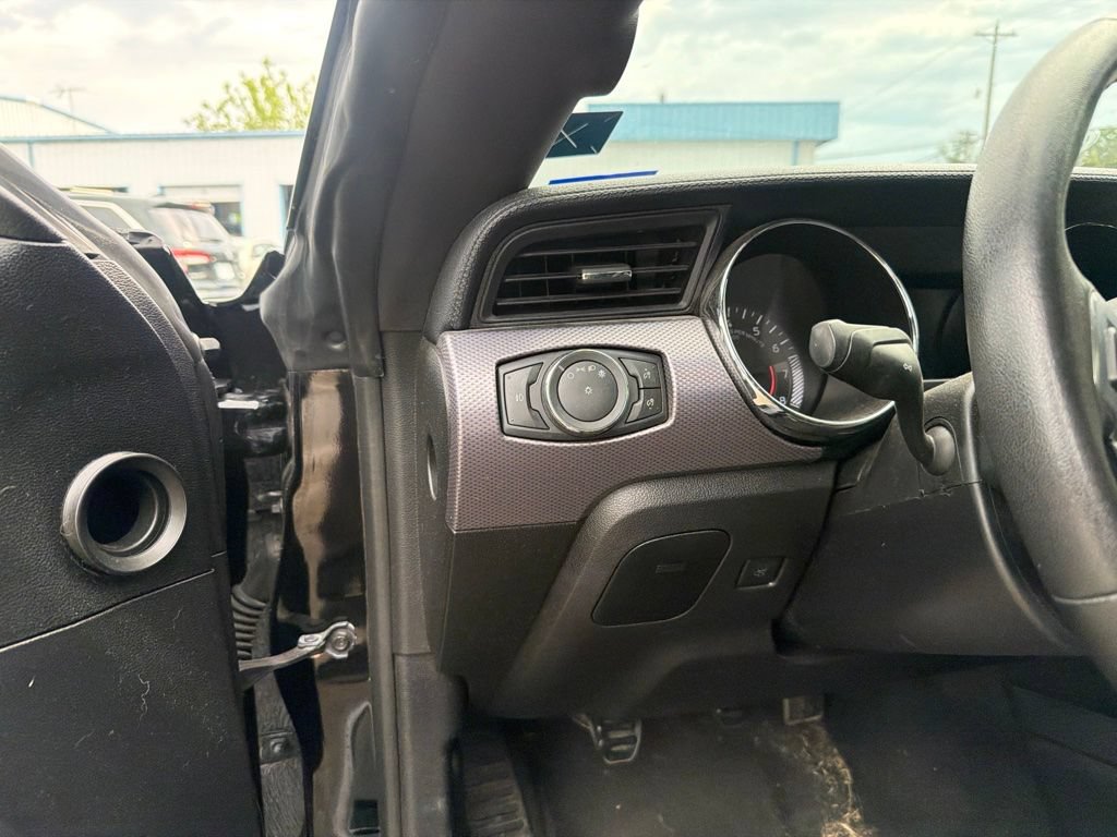 Used 2017 Ford Mustang GT RWD image 10