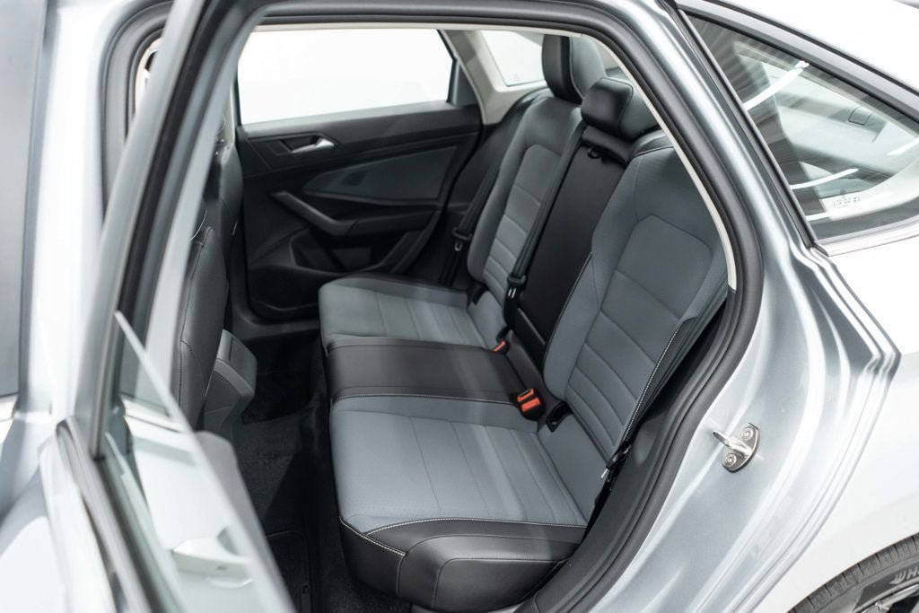 Used 2025 Volkswagen Jetta SE w/ Black Wheel Package FWD image 28
