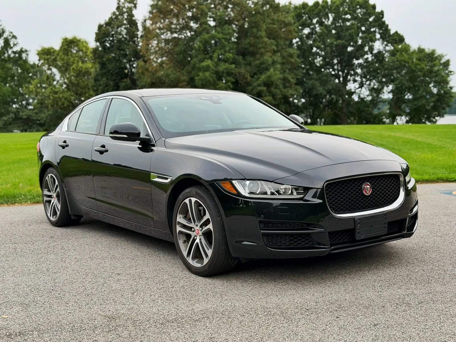 Used 2017 Jaguar XE Premium AWD/4WD image 1
